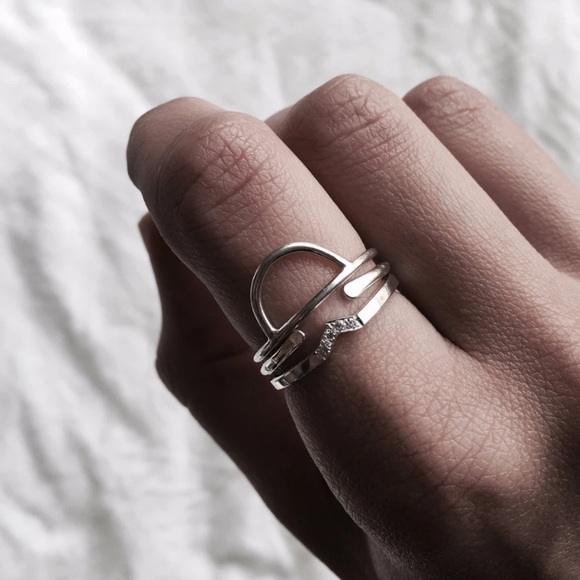 🌿 Another Feather Curve Ring - Picture 3 of 5